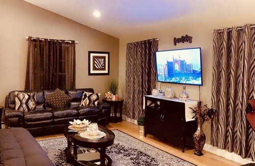 Westbrook Maison | This is a comfortable single house with great private backyard & outside camera