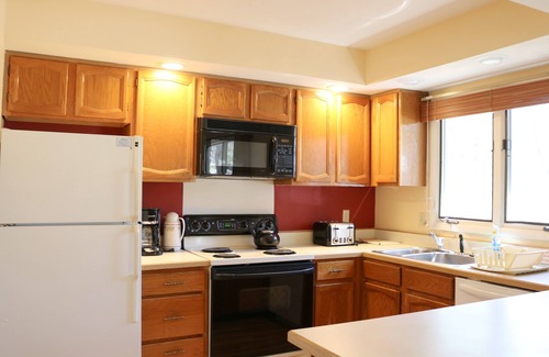 Chautauqua Copropriété | This is a timeshare condominium complex located on the northern end of Chautauqua Institution at 20 Elm Lane.