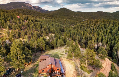 Pine Maison | C'est le Colorado! Isolé, spacieux, vue imprenable, bain à remous tueur, intimité