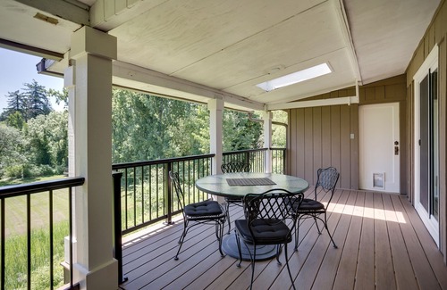 Stafford - Tualatin Valley Maison | Ce lac Oswego Cottage a une vue imprenable sur la rivière Tualatin !!
