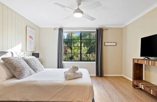 Magpie Appartement | This large 5 BR home is the perfect spot for your next family rural getaway!