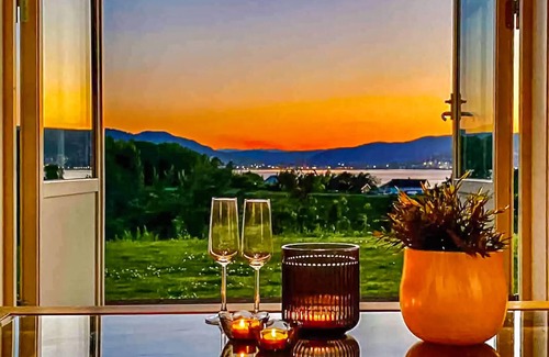 Spikkestad Maison | This luxurious holiday home by the Drammenfjord is a dream come true for your whole family!