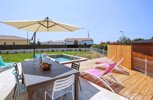 Cleon-d'Andran Maison | This luxurious Provençal villa with swimming pool welcomes you in Cléon d' Andran.