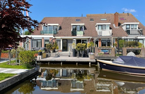 Rijpwetering Maison | This property is a true prime location in the Green Heart with waterfront terrace
