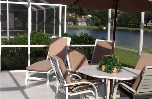 Vanderbilt Beach Villa | AIMEZ LA PLAGE !!Marchez jusqu'à la plage !! Fontaine apaisante !!