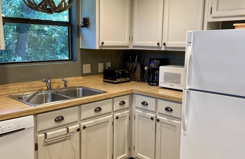 Kingston Cabine | This relaxing cabin is cozy and secluded with private pond and fishing dock