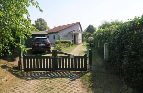 Kaltenhof Maison | This semi-detached holiday home is located on a plot of over 600m², fenced in wi