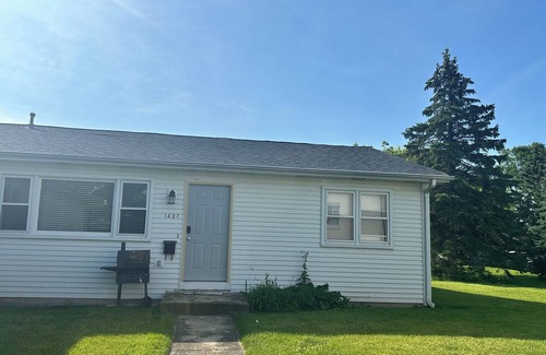 DeKalb Maison | This space close to the Northern Illinois University and I-88 Highway.