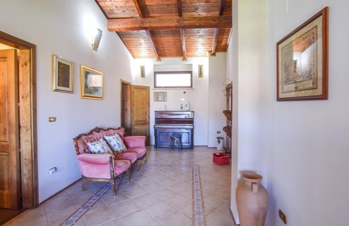 Motta San Giovanni Maison | 4 bedroom accommodation in Motta San Giovanni