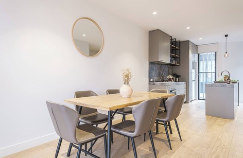 Mordialloc Maison | This townhouse is a 3 bedroom(s), 3 bathrooms, located in Mordialloc, VIC.