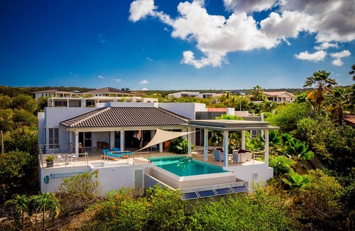Sabadeco Villa | Cette maison bien équipée est en particulier pour les couples qui aiment le calme et le luxe!