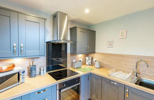 East Lewiston Maison | Thistle Lodge 20 with Hot Tub