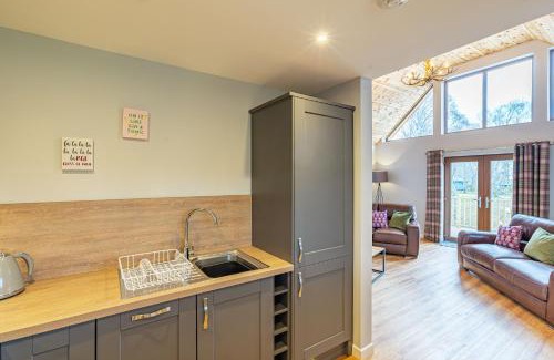 East Lewiston Maison | Thistle Lodge 20 with Hot Tub