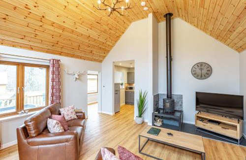 East Lewiston Maison | Thistle Lodge 21 with Hot Tub