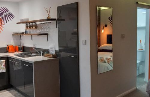 Claypole Appartement | Thistles -Private Entrance Studio