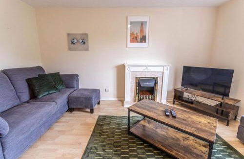 Swindon Appartement | Thorley Apartment in North Swindon, Sleeps 4 in 2 bedrooms, Long Stay Disc, Parking