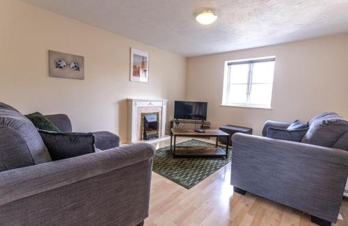 Swindon Appartement | Thorley Apartment in North Swindon, Sleeps 4 in 2 bedrooms, Long Stay Disc, Parking