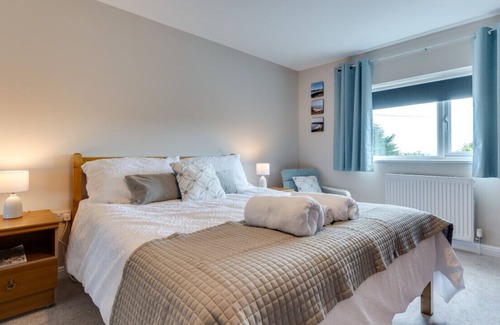 Boncath Maison | Thorn Villa - Three Bedroom House, Sleeps 6