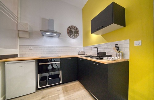 Poligny Appartement | Hôtel particulier 4* & SPA inclus à Poligny, 150m2, 3 SDB