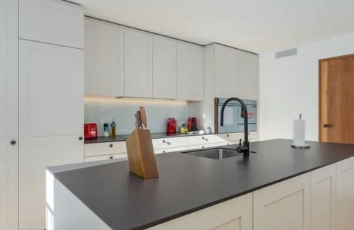 Engelberg Appartement | Three Bedroom Apartment With Mountain View