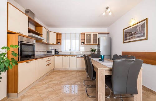 Maslenica Appartement | Appartement de trois chambres prés de la plage Maslenica, Novigrad (A-21903-a)