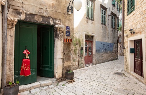 Grad Appartement | Appartement de trois chambres avec la terrasse Sibenik (A-21816-b)