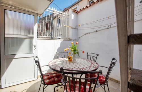Grad Appartement | Appartement de trois chambres avec la terrasse Sibenik (A-21816-b)