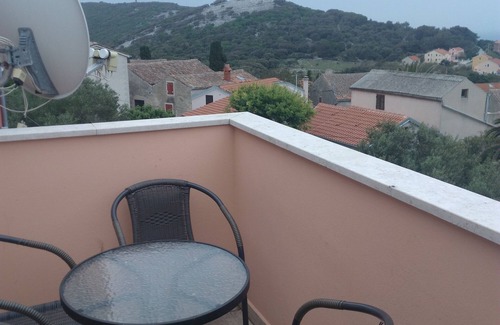 Cunski Appartement | Appartement de trois chambres avec le balcon Cunski, Losinj (A-8010-b)