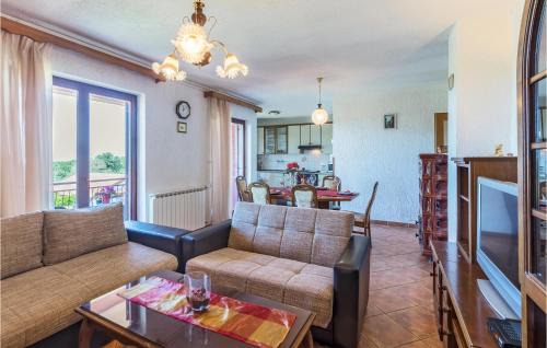 Gajana Appartement | Three-Bedroom Apartment In Vodnjan
