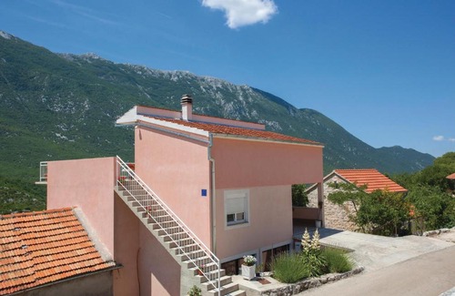 Rastovac Appartement | Three-Bedroom Apartment in Zagvozd