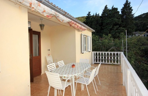 Cove Rogacic Appartement | Appartement de trois chambres prés de la plage Baie Rogacic, Vis (A-2460-a)