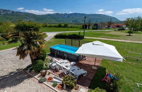 Polje Cepic Appartement | Appartement de trois chambres avec la terrasse Cepic, Sredisnja Istra (A-11636-a)