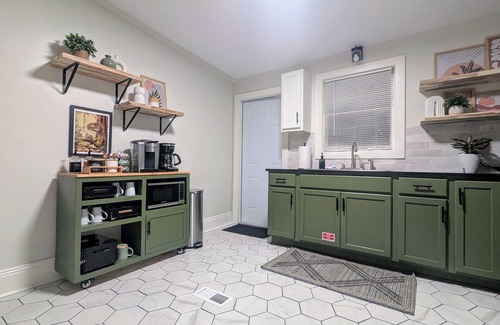 Tallahassee Maison | Three Bedroom. Outdoor Space. Game Room. Walk to Stadium and College Town.