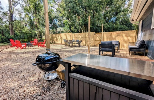 Tallahassee Maison | Three Bedroom. Outdoor Space. Game Room. Walk to Stadium and College Town.