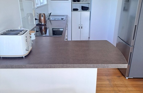 Richmond Maison | Three Bedroom Plus Sleepout Central Richmond. Close to all Ammenities