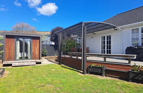 Richmond Maison | Three Bedroom Plus Sleepout Central Richmond. Close to all Ammenities