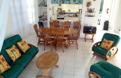 Black Rock Villa | Trois chambres avec 3 salles de bains et demi, Tobago Villa avec vue panoramique sur la mer