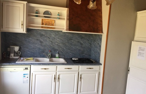 Saint-Fraigne Maison | Gîte de style charentais avec trois chambres dans un village