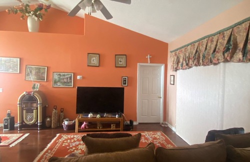 St. Cloud Maison | Three bedrooms, full kitchen, clean, quiet and relaxing.