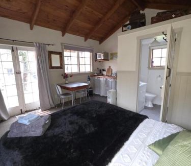 Burkes Pass Maison | Three Creeks Cottage Gateway to Tekapo and The MacKenzie District