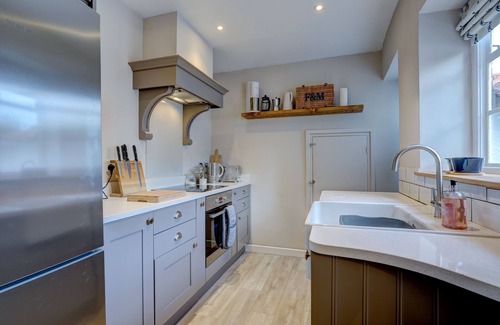 Cley next the Sea Maison | Three double bedroom fisherman’s cottage-breathtaking views across RSPB marshes.