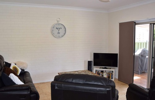 Hat Head Appartement | 3/54 Tête St Hat droite