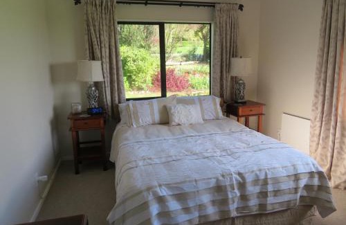Whakamarama Maison | Three Gables B&B