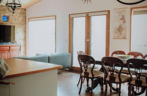 South Bruny Maison | Three Little Pigs Escape - Main House + Cabin