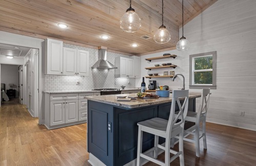 Bay St Louis Maison | Three Palms Oasis in Old Town Bay St. Louis. In the heart of it all!