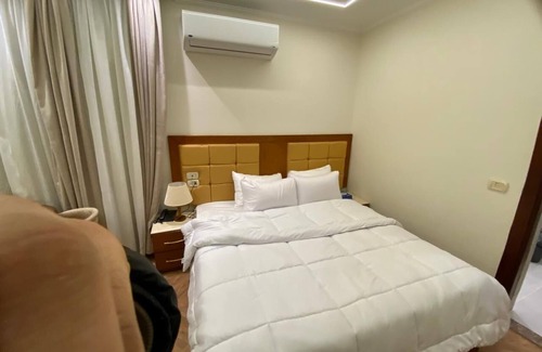 Kafrat al Jabal Hôtel | Three Pyramids Boutique Hotel