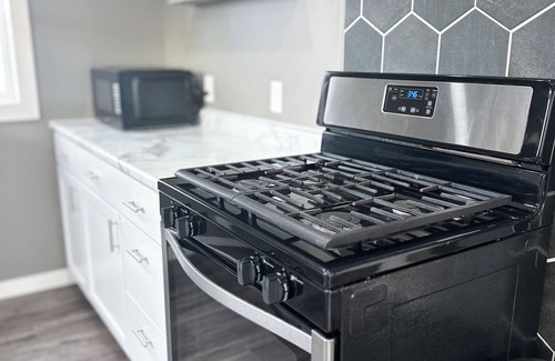 Elm Creek Maison | Three Sisters' Place