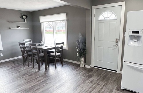 Elm Creek Maison | Three Sisters' Place