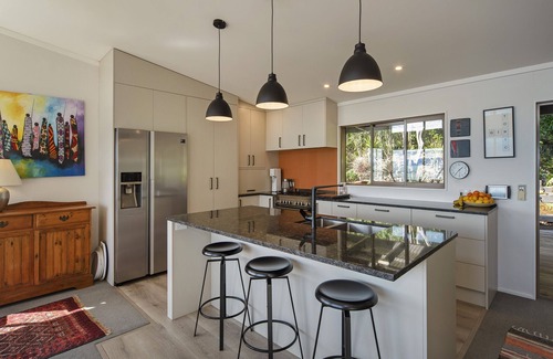 Nelson Maison | Three-story home providing every room with Sea views and all-day sun