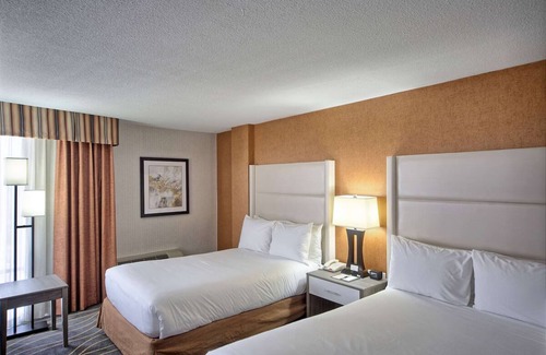South Portland Hôtel | Three Units Close to Downtown Portland | Hotel w/ Indoor Pool & Free Breakfast